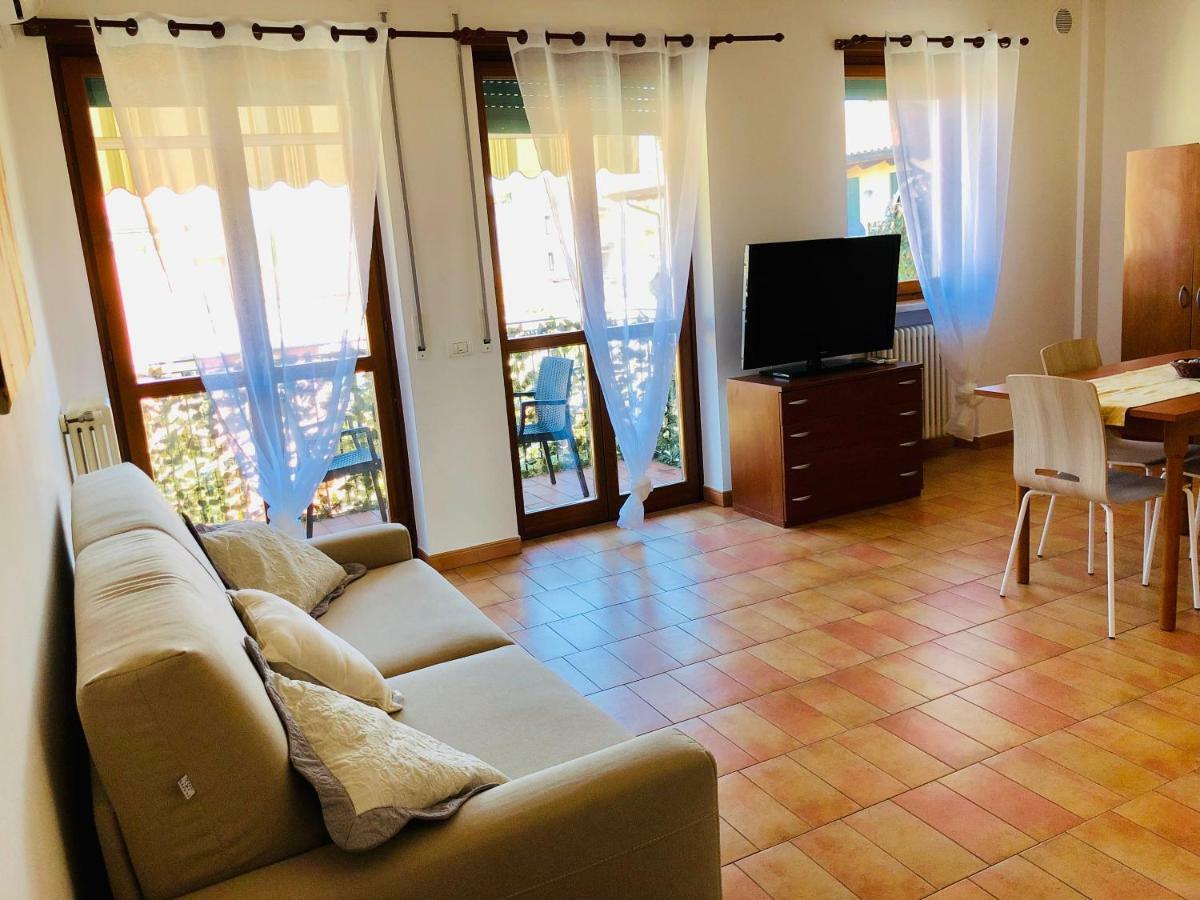 Appartamento Peschiera - Zona Ospedale Pederzoli Peschiera del Garda Exterior foto