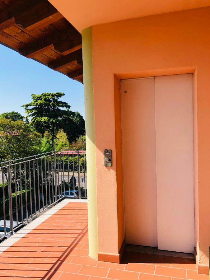 Appartamento Peschiera - Zona Ospedale Pederzoli Peschiera del Garda Exterior foto