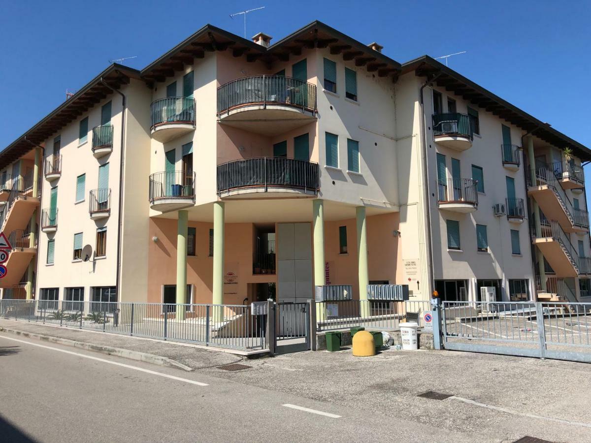 Appartamento Peschiera - Zona Ospedale Pederzoli Peschiera del Garda Exterior foto